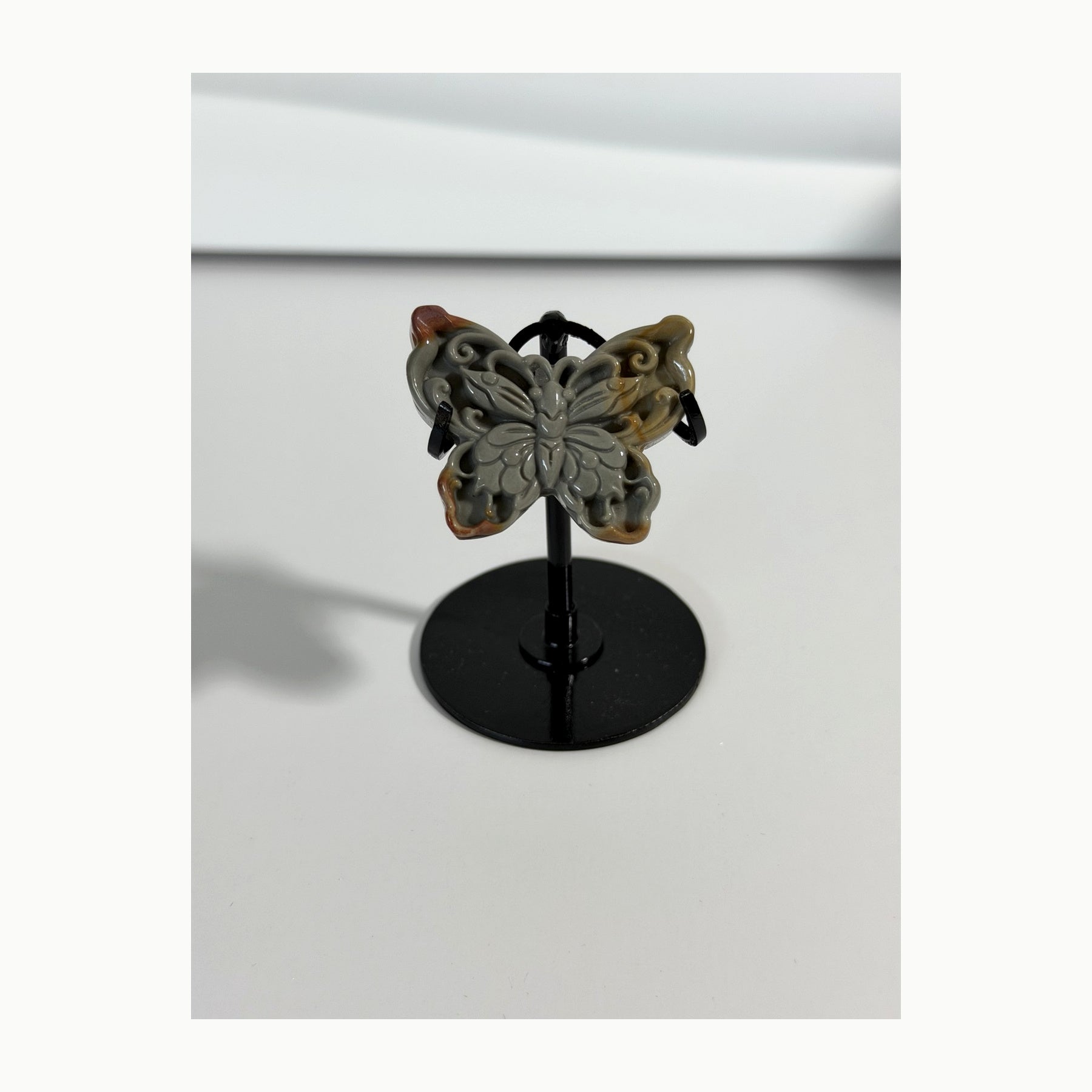 Alashan Agate butterfly mini carving