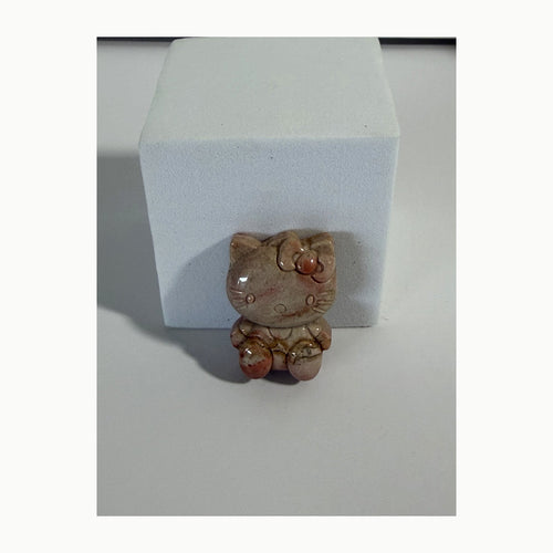 Alashan Agate Hello Kitty mini carving