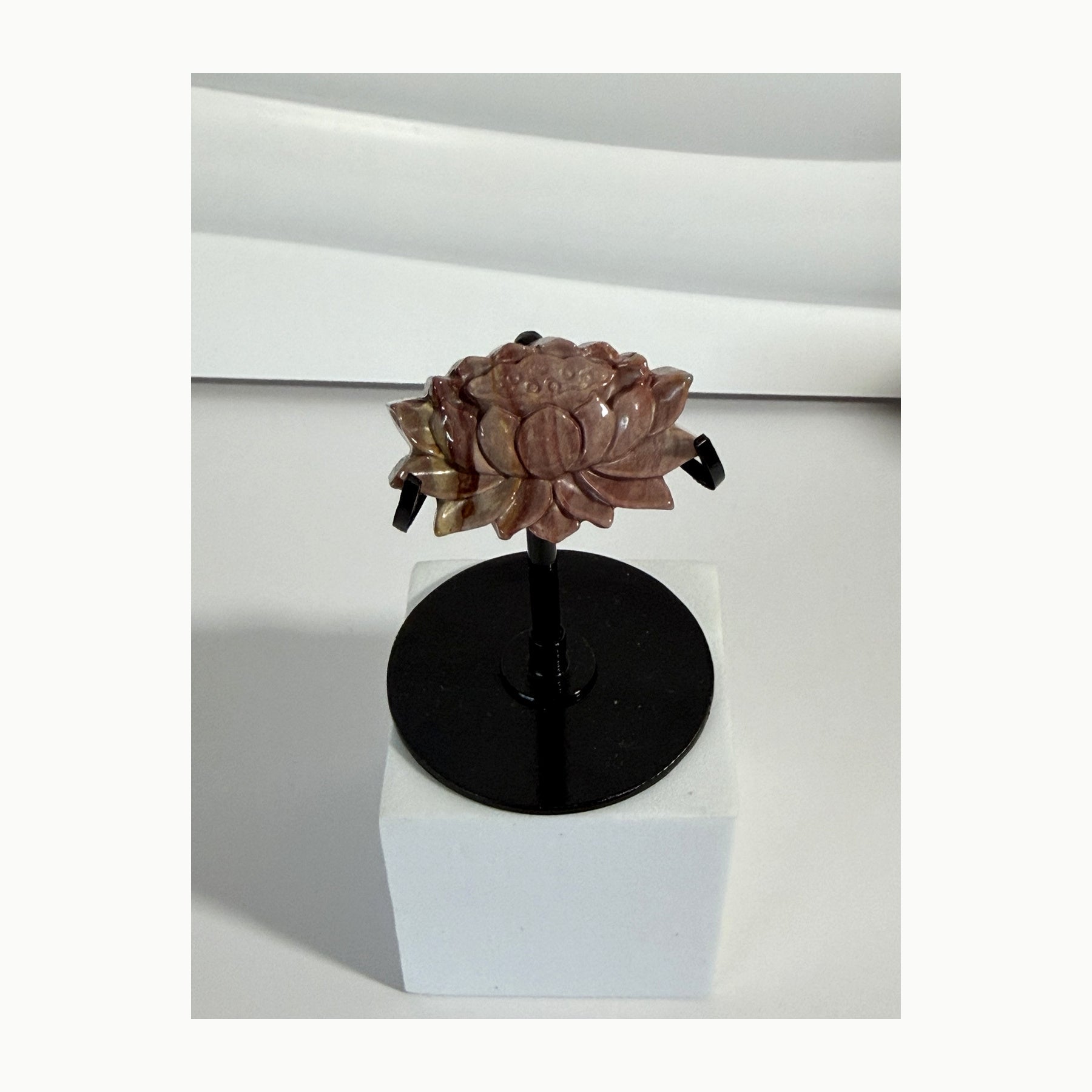 Alashan Agate lotus flower mini carving