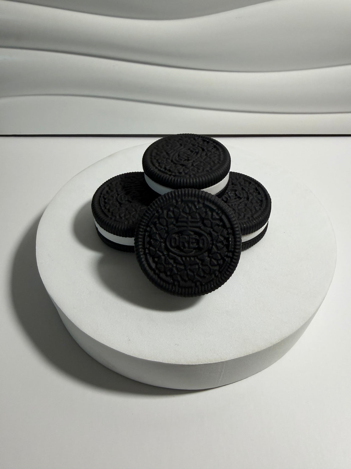 Black and white jade cookie carvings